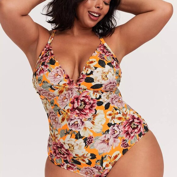 Confident Curves Saturday Pop-Up: Plus Size Swim - Picture 1 of 4